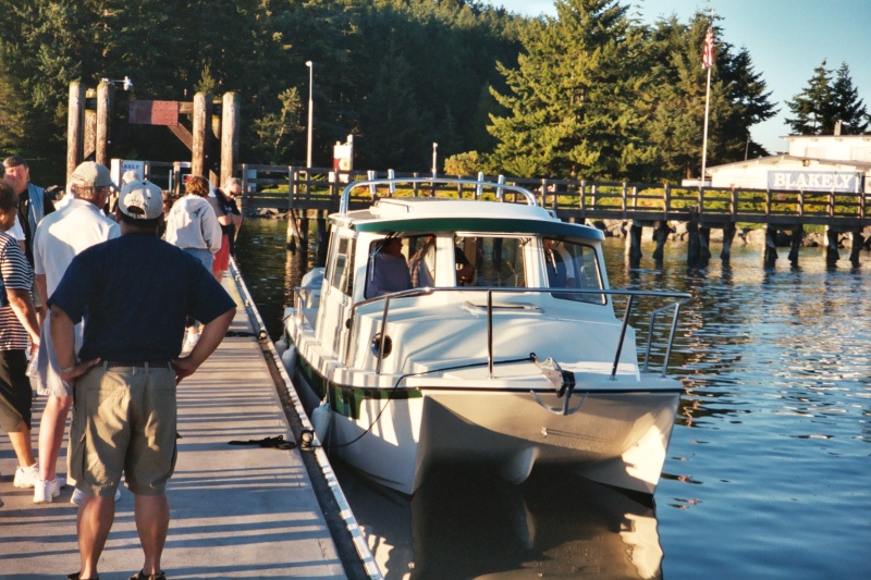 (Little Catelyn) Hmmm!  This could be trouble.  Hey, I\'ve only had my new boat for two weeks, but look at this -- WOW!