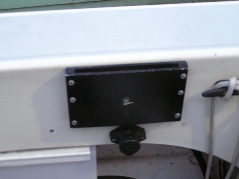 Lower half of downrigger mount