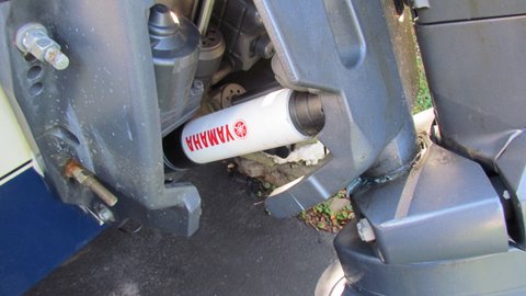 Lower motor until you squish the hard rubber a little and then trailer away