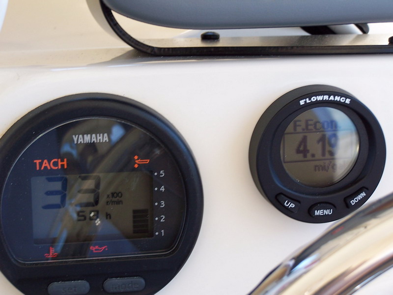 Lowrance MF-200 in fuel economy mode