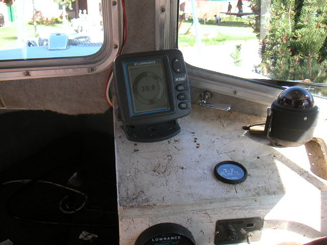 Lowrance X-52 installed