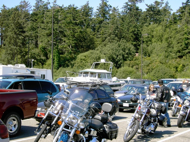(Lynn Marie) We weren\'t the only group gathered up for a good time.