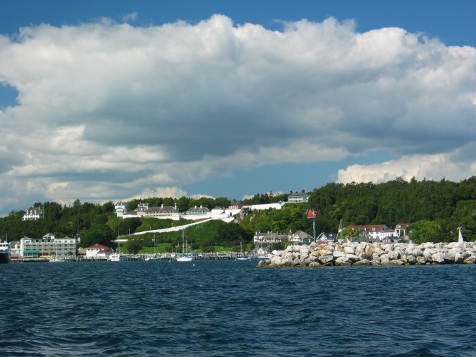Mackinaw Island Harbor, Fort Above