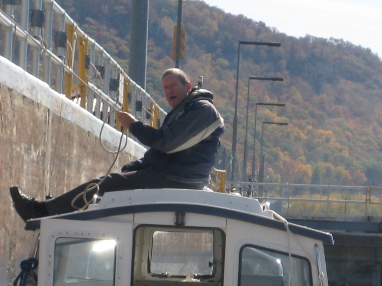 Mike hanging on in the lock.