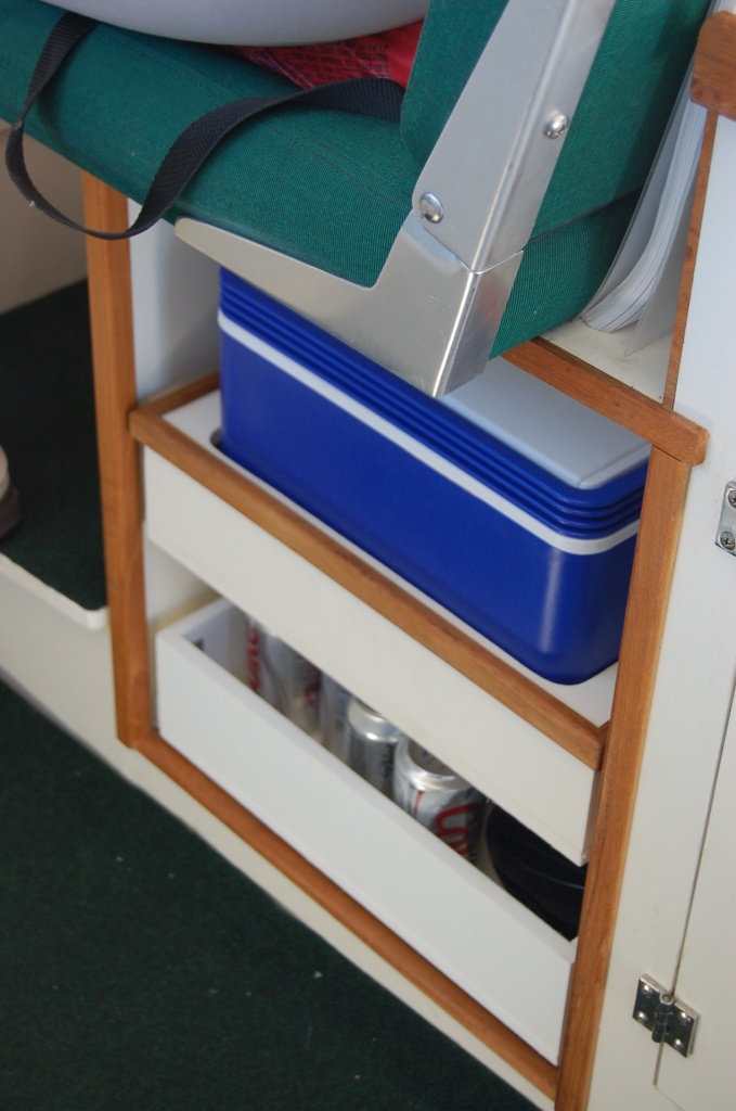 (Minnie Swann) Mini Bar.