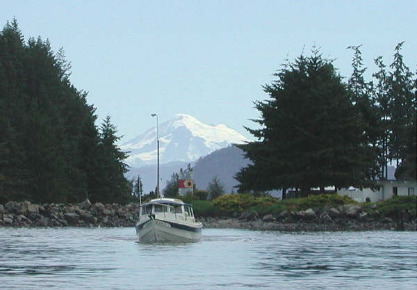 Mount Baker from Blakely.jpg