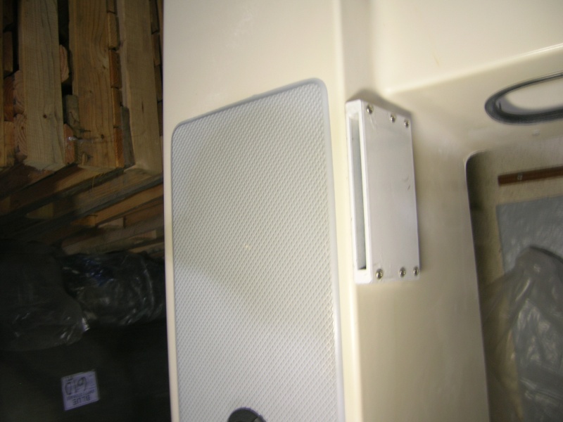 Mount with downrigger removed.