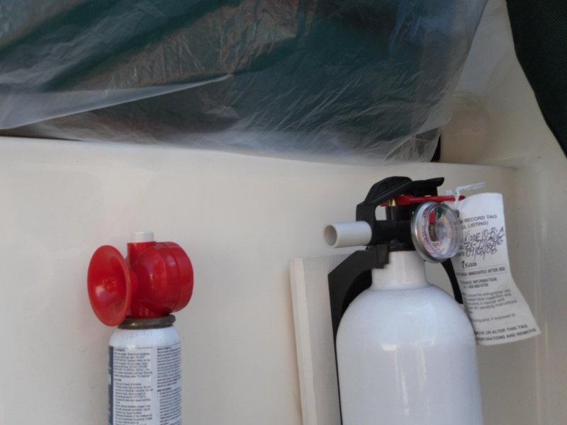 Mounted Fire Ext. & Air Horn (002)