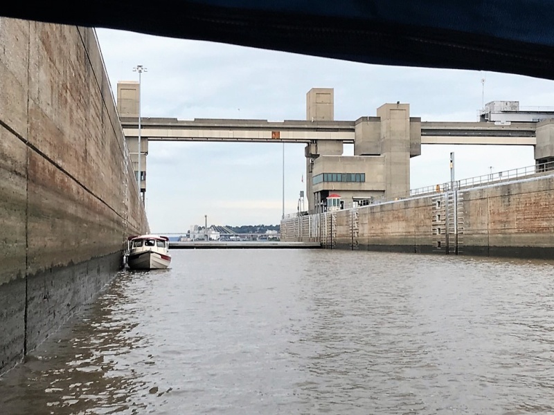 Ms. Jill locking through the Melvin Price lock.