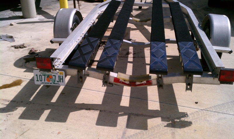 new bunks with rug and plastic ,bearings ok, new radial tires