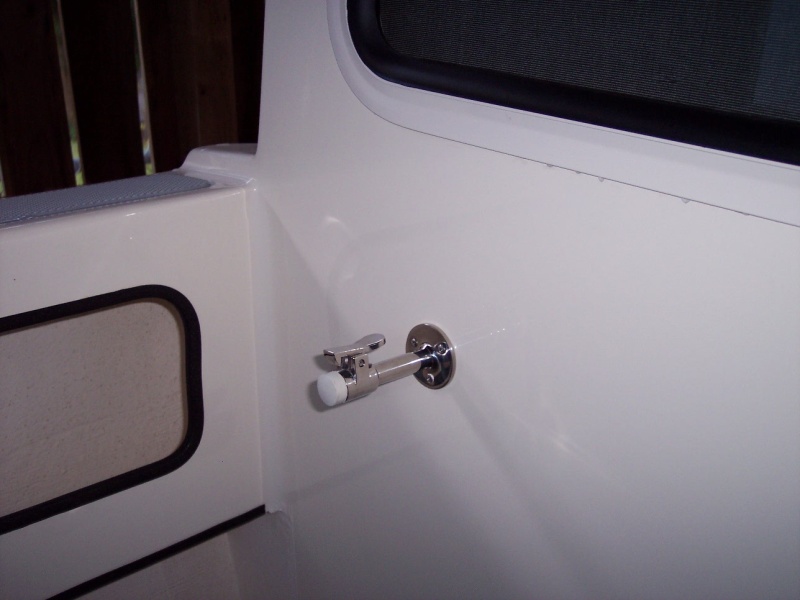 New style door latch