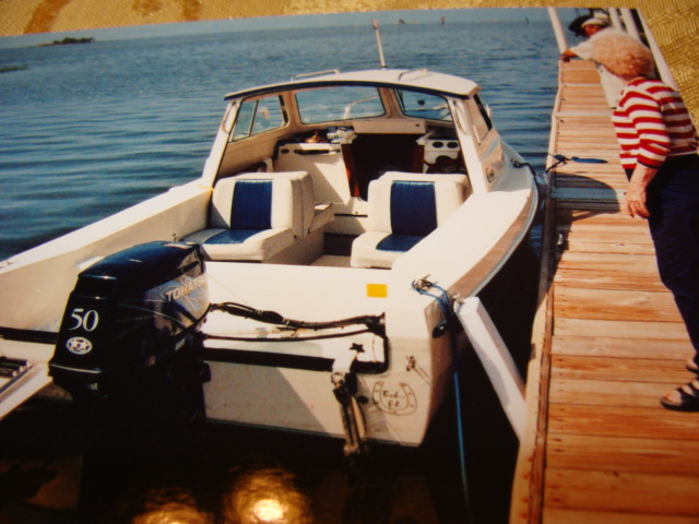 Note home port , indication starboard  transom