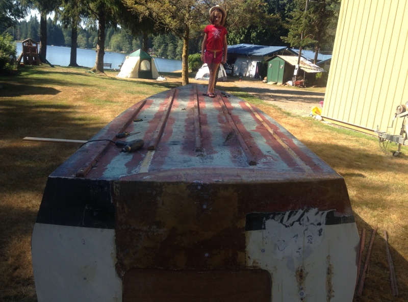 now the work can begin, anyone that has done bottom work can appreciate a boat upside down.
Its like working at a workbench.