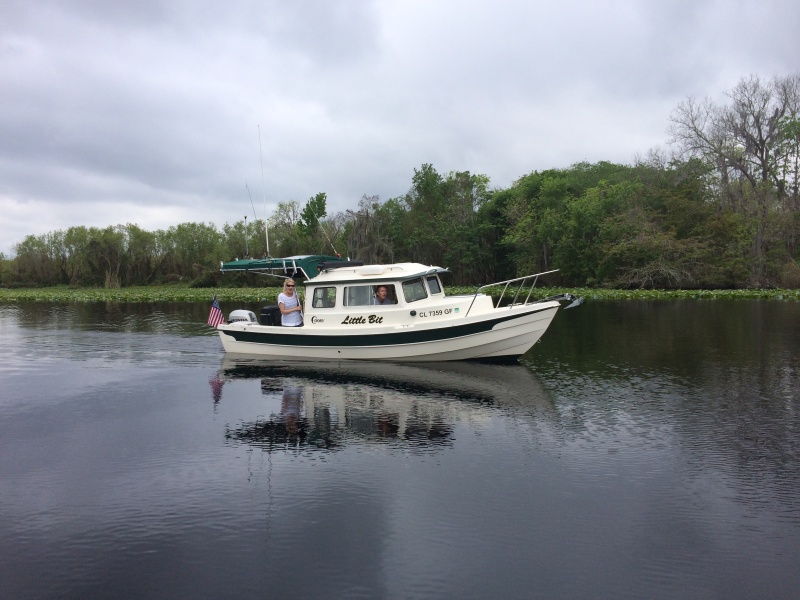 Our second sighting pre gathering. Barb and Scot on Little Bit, hailing from Colorado. At this year\'s gathering out of state boats outnumbered Florida boats 12 to 9