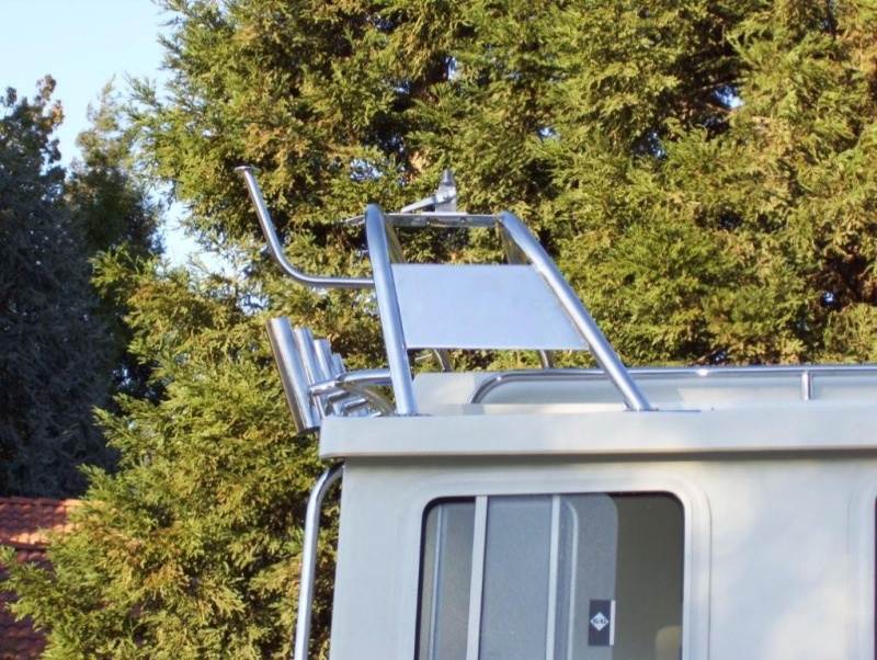 Outrigger mount