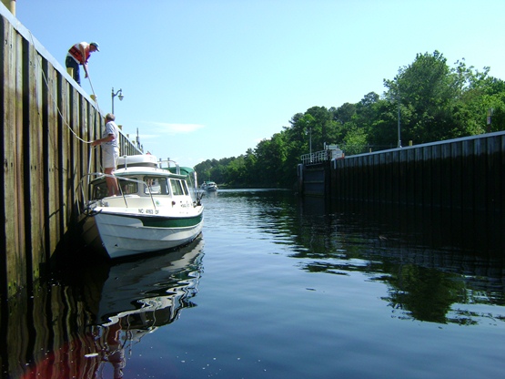 Pandy Girl in Dismal Swamp entrance lock