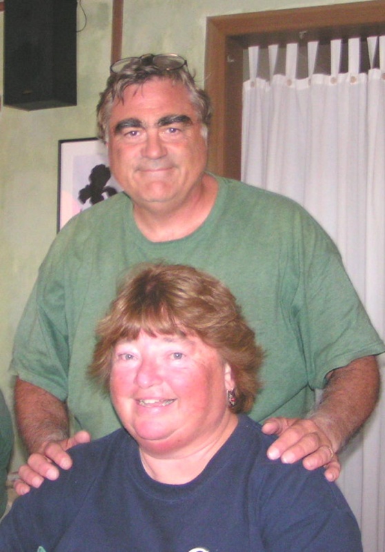 (Pat Anderson) Pat and Patty (Daydream) at Floathouse Restaurant Gorge Harbour 9-10-05