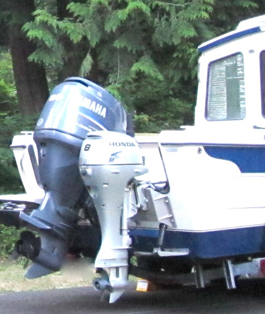 Photo deliberately edited to be over exposed, showing Honda/Mini-Jacker/trim tab relationship.