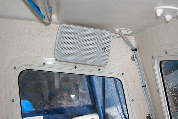 Poly Planar MA 7500 speakers.  They sound great!  Brackets thru bolted to take the usual pounding we get a some point during a long weekend cruise.  Port side.