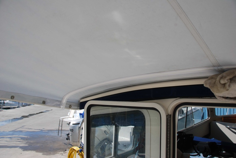 Port side camper back zipper run