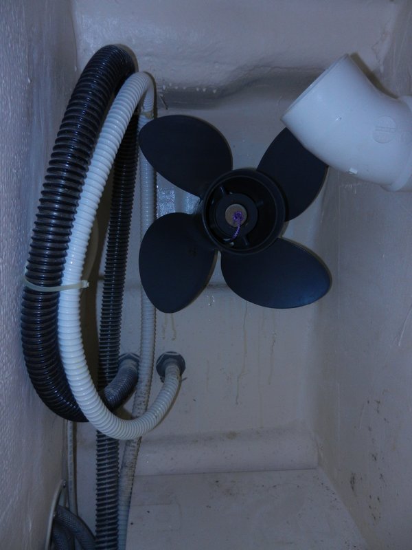 Prop mounted and retained with large washer