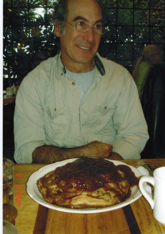 (R/J): Capt Mac (Two Lucky Fish) ordered this apple pancake at the Oak Table restaurant.