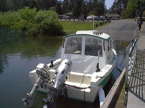 rear of baby yacht.JPG