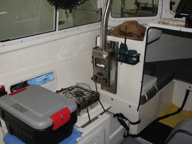 Removable Galley 
w/ Dometic Alcohol Stove