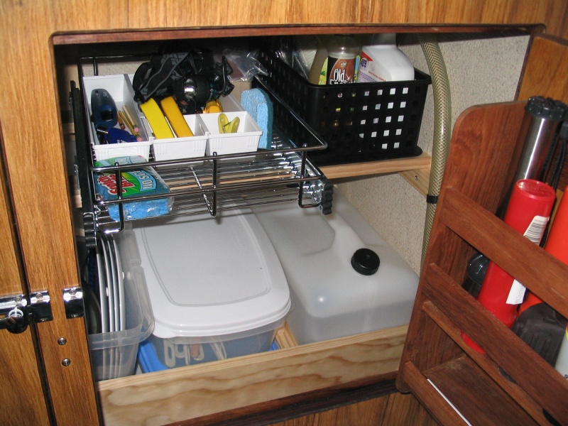 (rhys) Storage under stove