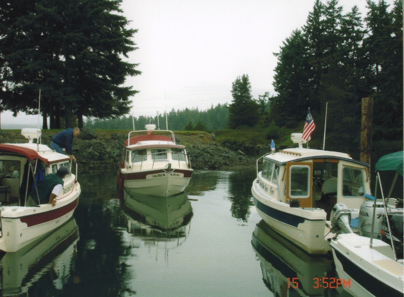 (Ruth/Joe): Anna Leigh coming in to raft up to Two Lucky Fish.