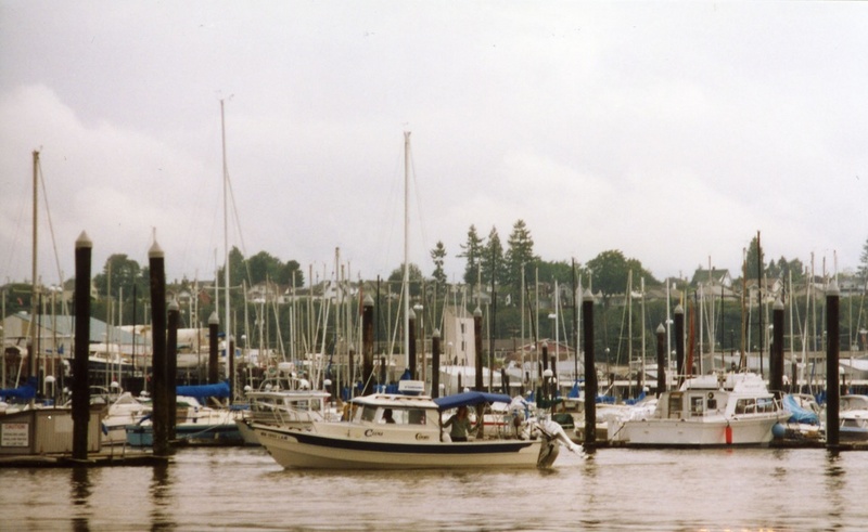 (Ruth & Joe) Aug 30, 2004 Cynthia & Jon on the C-Lou at the fuel dock, Everett, WA