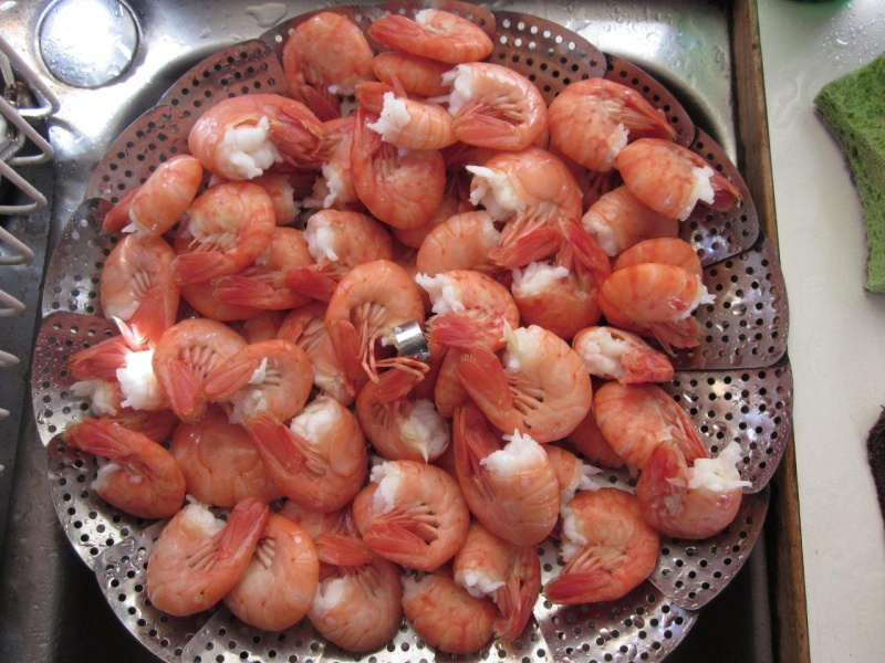Same prawns and shrimp cooked and ready for eating.