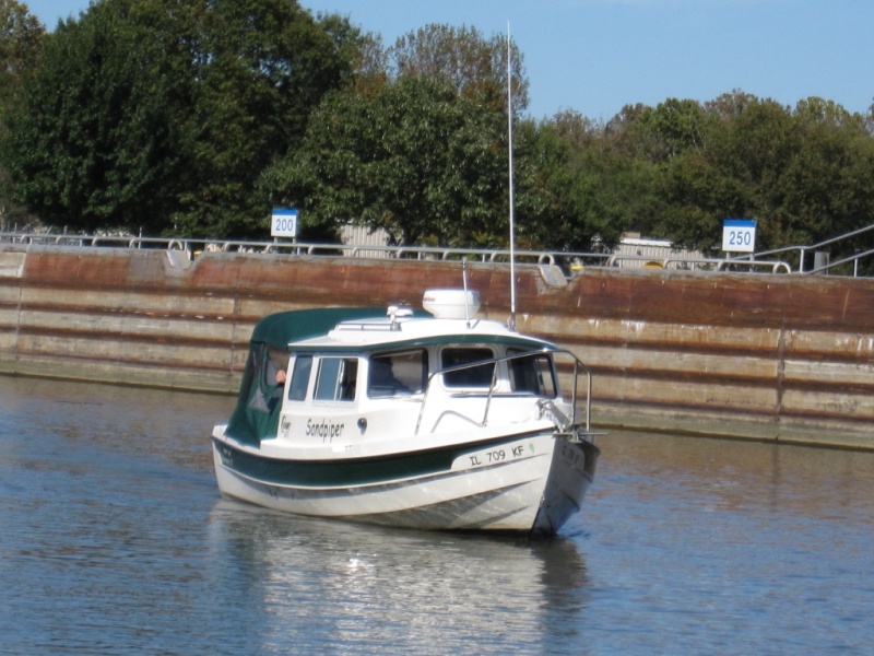 Sandpiper leaving Cheatam lock headed up river