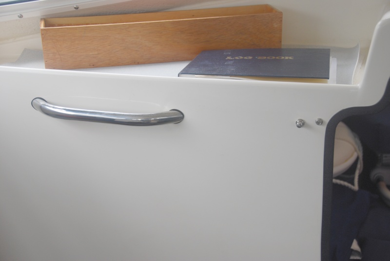 Sea Angel's Port/Mate's momentary wiper control switch to the left of the V-Berth cover snap. Mate gives this a high approval rating. Label is soon to follow.