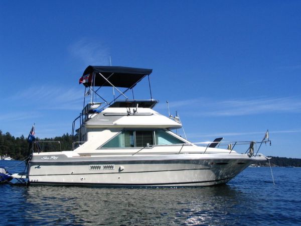 Sea Ray 265 Sedan Sistership at LaConner