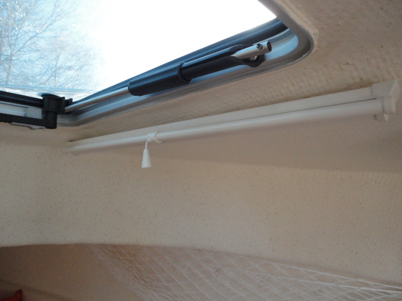 Shade for forward hatch