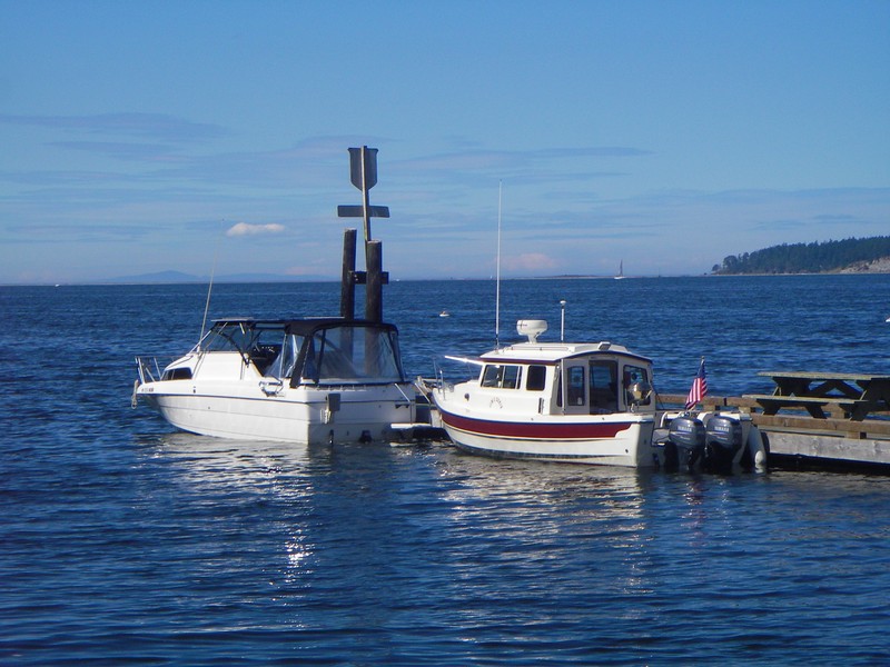 SleepyC and Julie Anne spending a quiet weekend at the State park dock. Not too busy this weekend.
