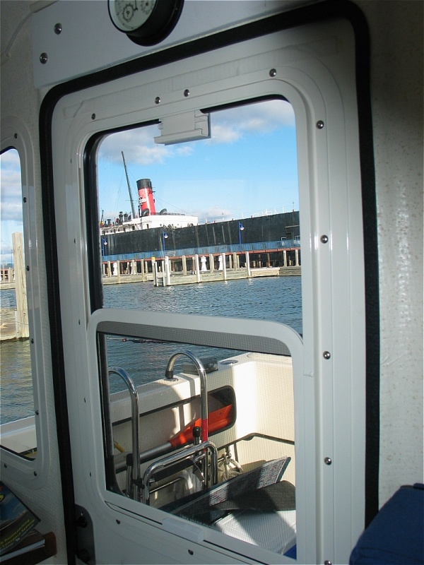 Sliding window for cabin door, thanks C-Green!