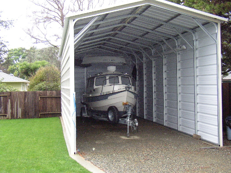 Slow-N-Easy out of the rain.