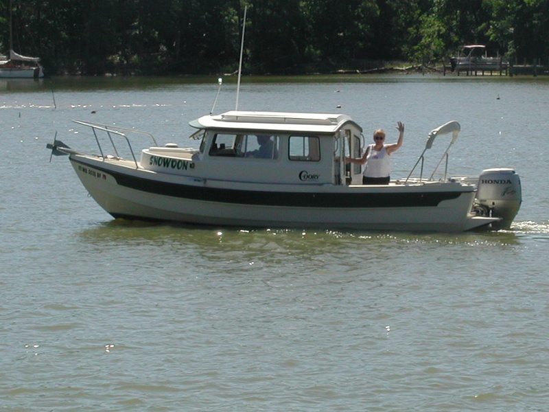 SNOWDEN gets underway to travel back to Annapolis on Sunday morning.  Had a rough crossing of the mouth of the Potomac due to heavy winds.  It was just after this that Bruce proved LINDSAY'S LAW.  "When the draft of your vessel exceeds the depth of the water, you are most assuredly aground"  RED RIGHT RETURNING RULES!!