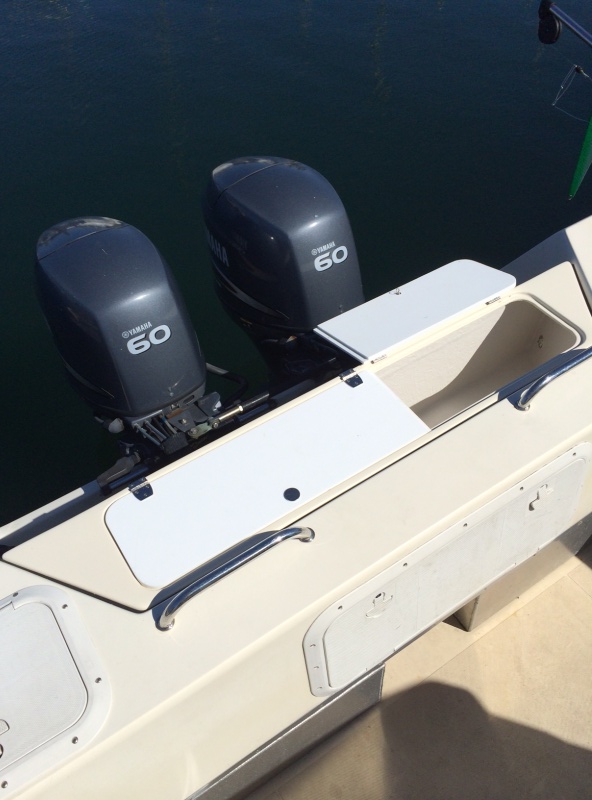 Split lid design. Convenient for accessing or placing smaller things/fish/crab