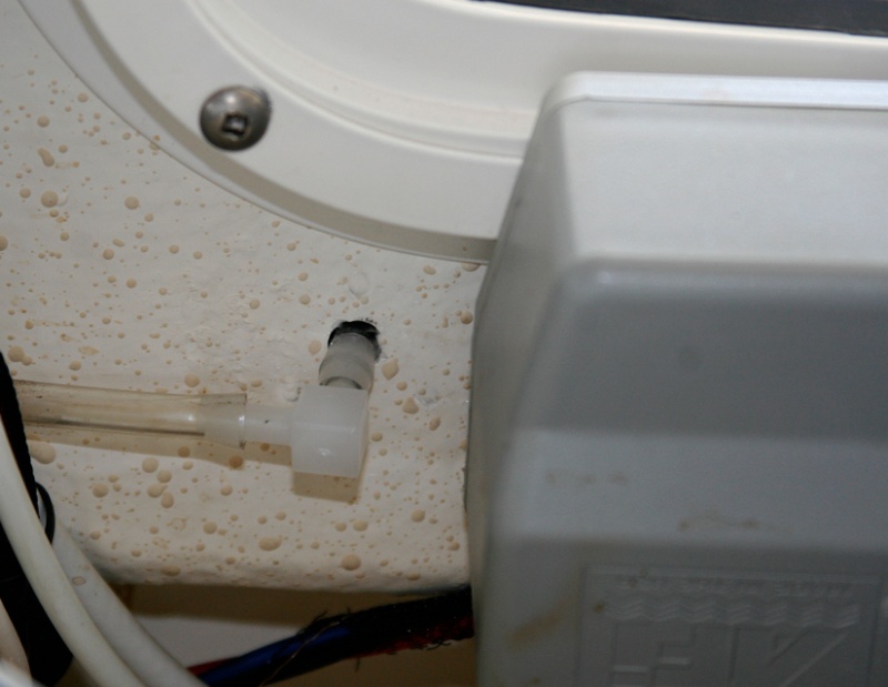 Starboard-Nozzle-Thru-Hole to inside