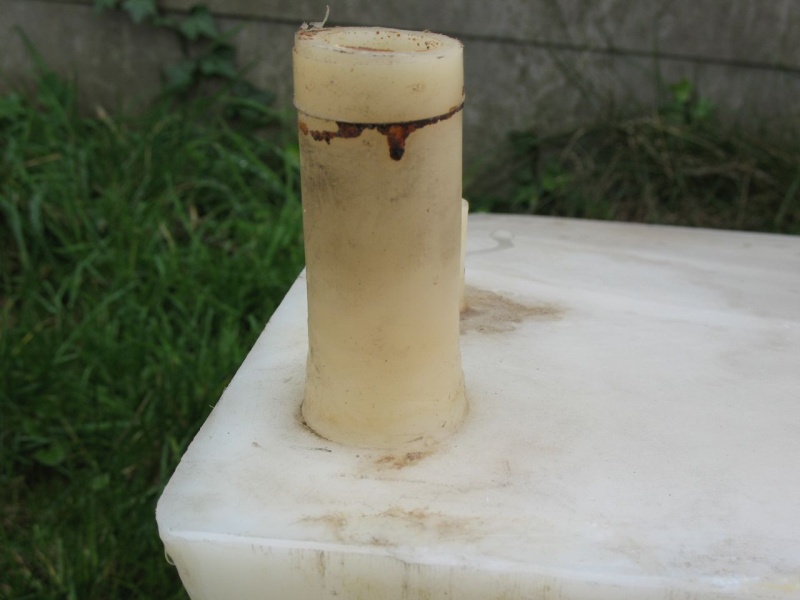 Starboard tank fill fitting (takes 1-1/2" ID hose).