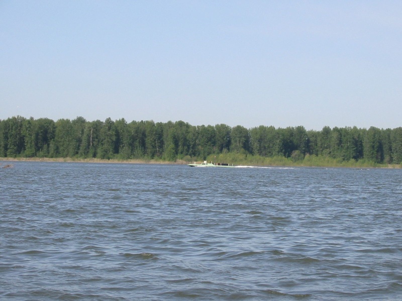 Stealth boat on the Columbia River2
