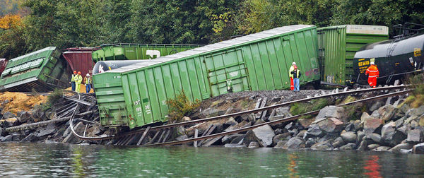 Steilacoom derailment near boathouse