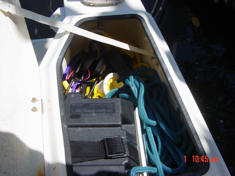 Storage and place for one of the two batteries