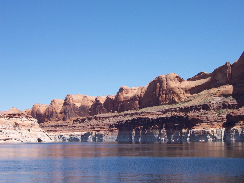 Sun 4/21 Jody pointed out the marching elephants formation on the way from Oak Canyon to the Escalante River Arm