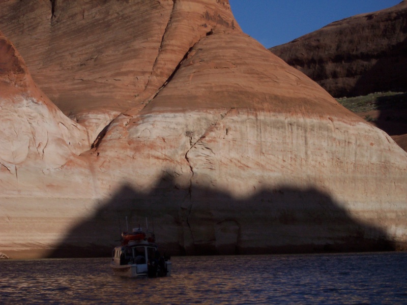 Sun 4/21 Voyager anchored in The Escalante River Arm Sunday night just before we ran into the mud flats just short of Explorer Canyon