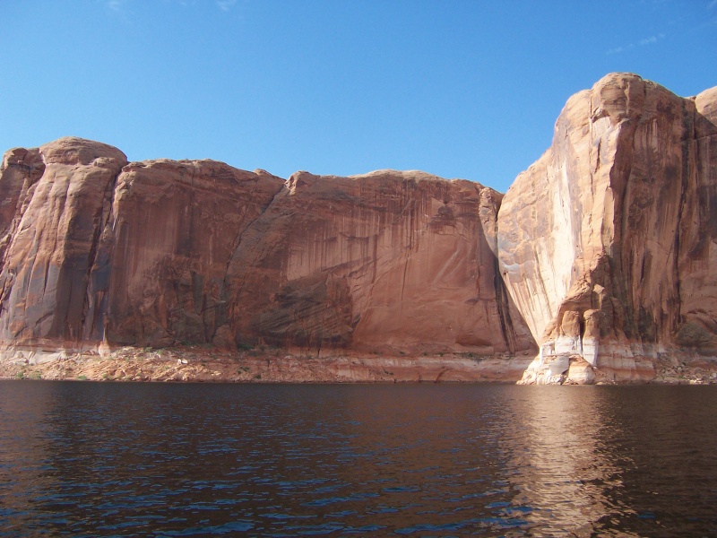 Sunday morning heading down main channel below Escalante River towards Hole in the Rock.