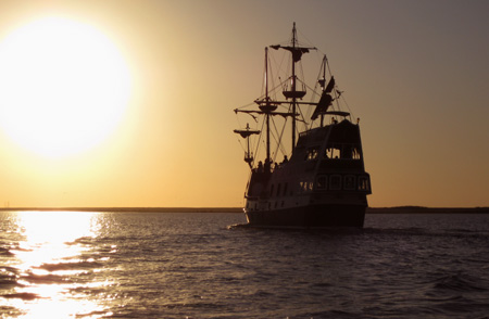 Sunset 01/07/09  Pirates!